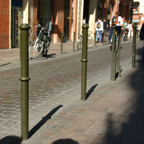 Potelet de protection - AGORA  - AREA - en acier / haut