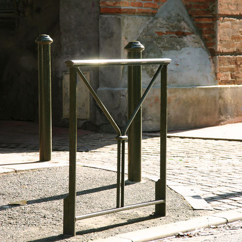 Barrière de protection - AGORA  - AREA - fixe / en acier / pour espace public