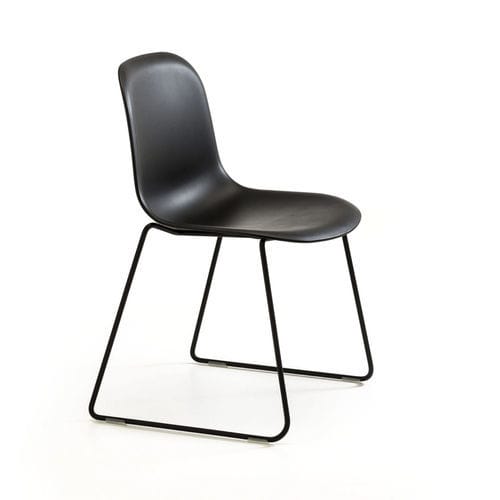 Chaise contemporaine - Máni SL - arrmet - d'intérieur / en polypropylène / avec piètement en métal