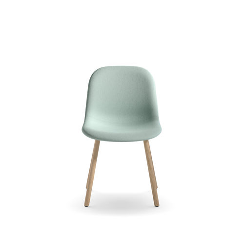 Chaise design scandinave - Máni 4WL - arrmet - d'intérieur / en tissu / en cuir