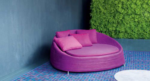 Méridienne contemporaine - AFRA - PAOLA LENTI - en mousse de polyuréthane / avec piètement en acier inoxydable / de jardin
