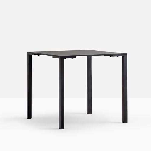 Table contemporaine - TOGO TG - PEDRALI - en stratifié / avec piètement en aluminium / rectangulaire