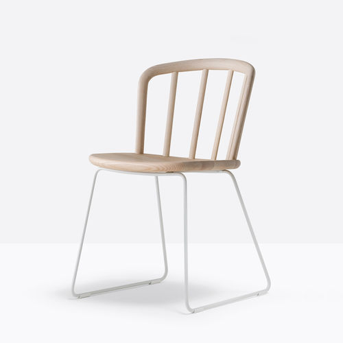 Chaise contemporaine - NYM 2850 - PEDRALI - d'intérieur / en frêne / avec piètement en acier