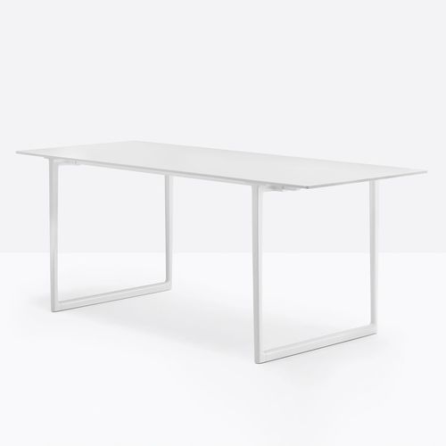 Table contemporaine - toa - PEDRALI - en stratifié / avec piètement en aluminium / rectangulaire