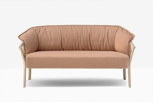Canapé contemporain - Lamorisse - PEDRALI - en tissu / avec accoudoirs / avec coussin amovible