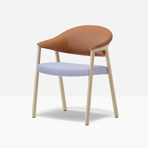 Chaise contemporaine - Héra Soft - PEDRALI - d'intérieur / en tissu / avec piètement en noyer