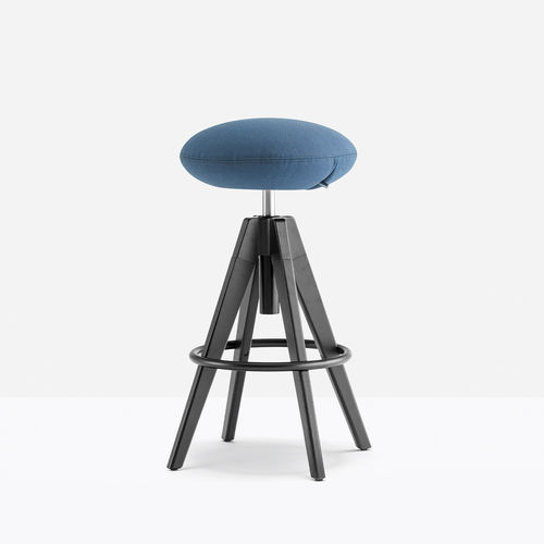Tabouret de bureau contemporain - arki-stool ARKW6/2 - PEDRALI - en tissu / avec piètement en chêne / avec piètement en aluminium