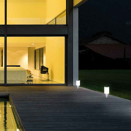 Borne d'éclairage de jardin - TINY - alma light - contemporaine / en laiton / à LED