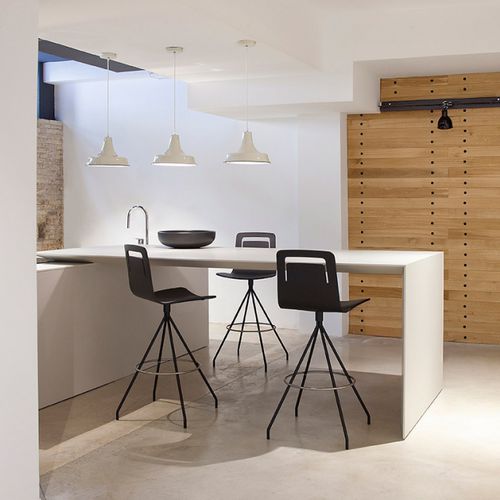 Chaise de bar contemporaine - KLIP - Viccarbe - d'intérieur / en cuir / en chêne