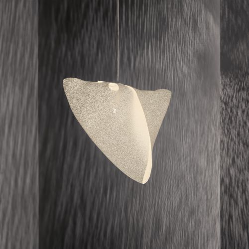 Suspension - BALLET ELANCÉ - a emotional light - en acier peint / en maille d'acier inox / design original