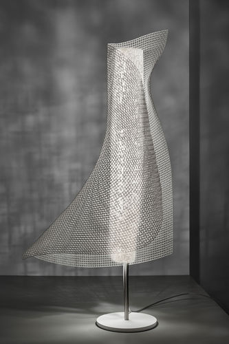 Lampe de table - Clara - a emotional light - en maille d'acier inox / contemporaine / d'intérieur