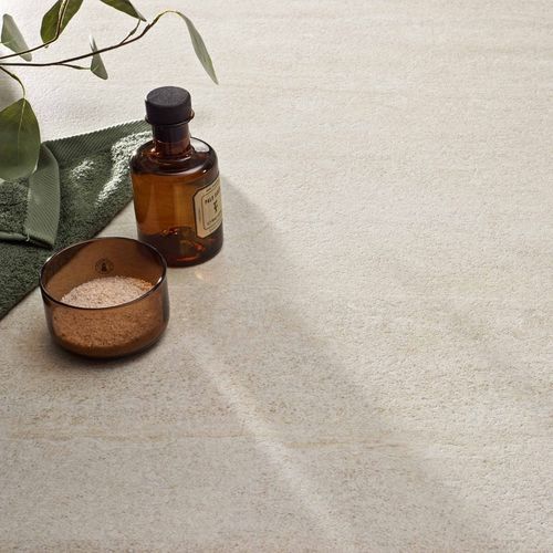 Carrelage en porcelaine - SERENA VEINCUT - Roca Tile - en pierre / en pierre calcaire / lisse