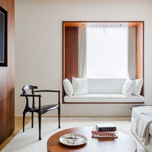Chaise contemporaine - GAULINO EASY - BD Barcelona Design - d'intérieur / en cuir / avec piètement en frêne