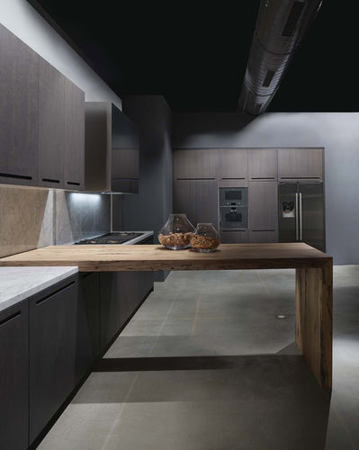 Cuisine contemporaine - ZERO - RI.FRA MOBILI - en bois / avec poignée intégrée / noire