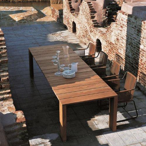 Table contemporaine - PIER 030 - RODA - en teck / rectangulaire / de jardin