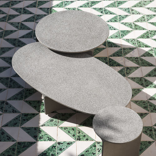 Table basse contemporaine - ASPIC 003 - RODA - en béton / avec piètement en béton / ovale