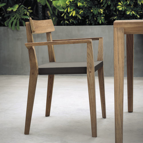 Chaise contemporaine - TEKA 172 - RODA - d'extérieur / en tissu / avec piètement en teck