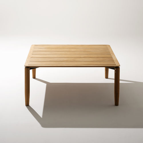 Table à manger contemporaine - LEVANTE 017 - RODA - en teck / avec piètement en teck / carrée