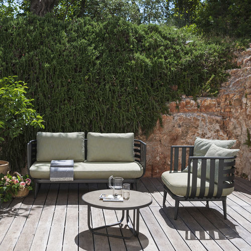 Canapé compact - THEA 002 - RODA - contemporain / d'extérieur / en tissu