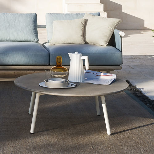 Table basse contemporaine - PIPER 012 - RODA - en pierre / avec piètement en aluminium / ronde