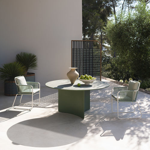 Table à manger contemporaine - ASPIC 160 - RODA - en ciment / avec piètement en ciment / ronde