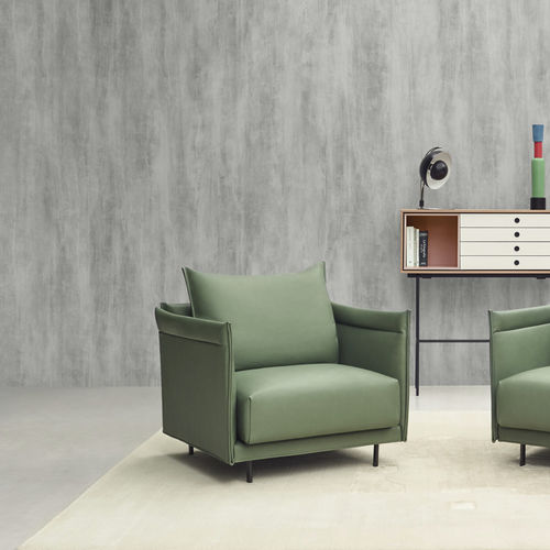 Fauteuil contemporain - SENSO - Joquer - en cuir / en bois / avec coussin amovible