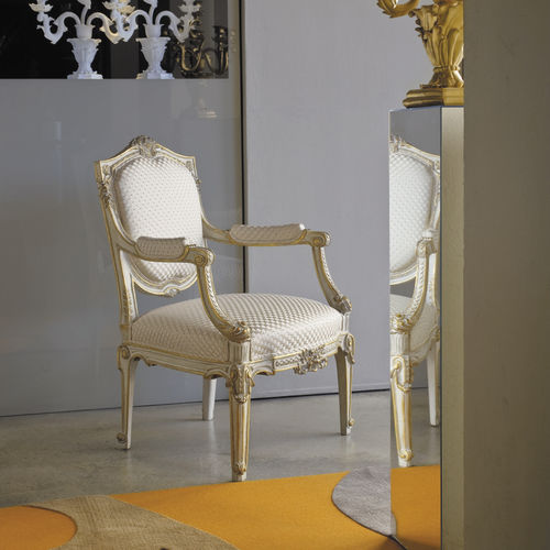 Fauteuil Louis XVI - ART. D/10 - SALDA ARREDAMENTI - en tissu / en hêtre