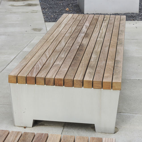 Banc public contemporain - Solid Love - Streetlife - en bois / en acier inoxydable / en acier thermolaqué