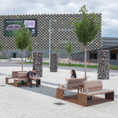 Banc public contemporain - Solid Grille - Streetlife - en bois / en acier thermolaqué / en acier corten
