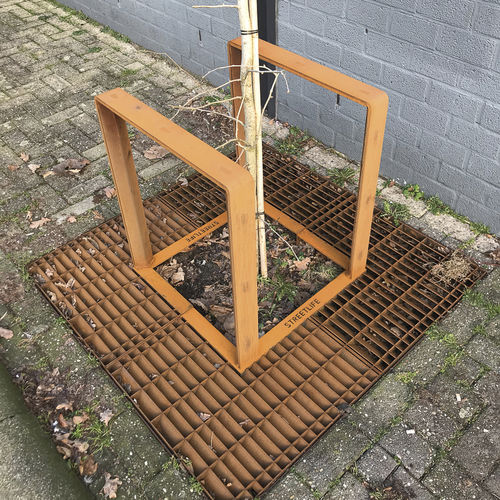 Corset d'arbre en acier COR-TEN® - Streetlife