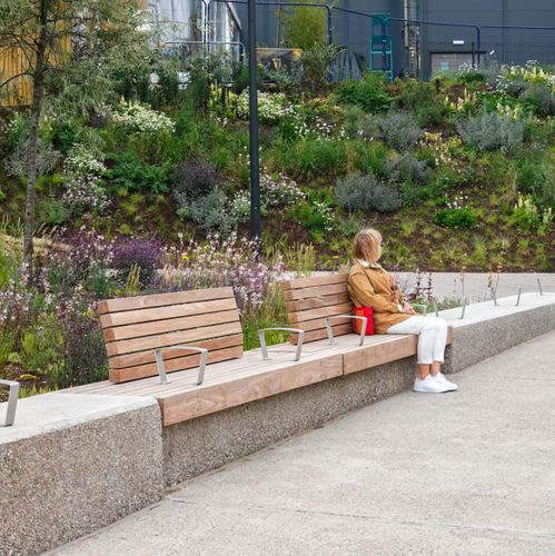Banc public contemporain - SOLID SERIF TOP  - Streetlife - en bois / avec dossier / sur mesure