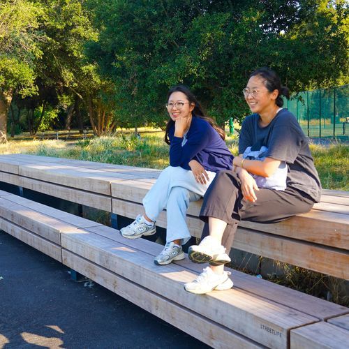 Banc public contemporain - HEAVY-HEAVY TERRACES - Streetlife - en plastique recyclé / en bois de feuillus / d'extérieur