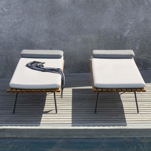 Bain de soleil contemporain - San - MANUTTI - en tissu / en teck / en acier inoxydable