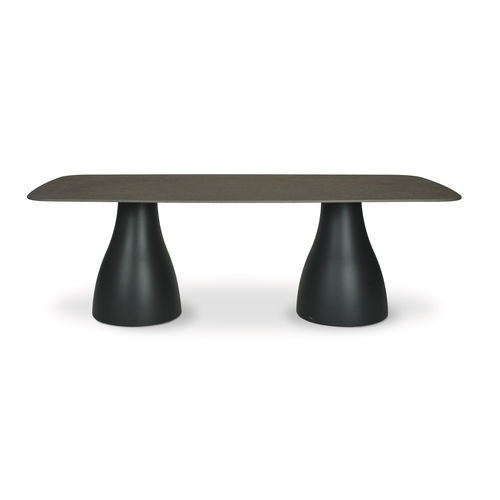 Table design - MONROE - FISCHER MÖBEL - en teck / avec piètement en aluminium / ovale