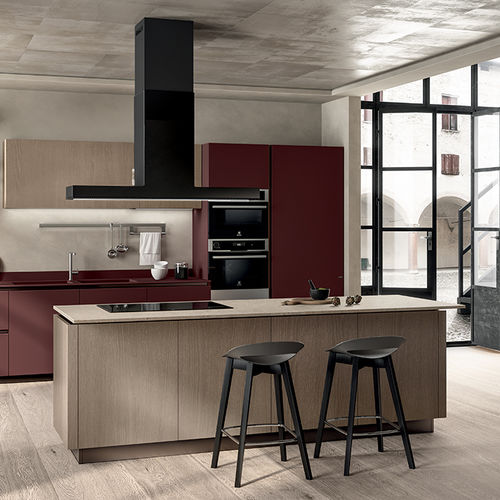 Cuisine contemporaine - LIBERAMENTE - SCAVOLINI - en placage de bois / en verre / en quartz