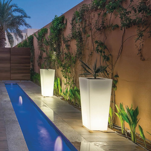 Pot de jardin en polyéthylène basse densité (PEBD) - KABIN - SERRALUNGA - carré / lumineux / résidentiel