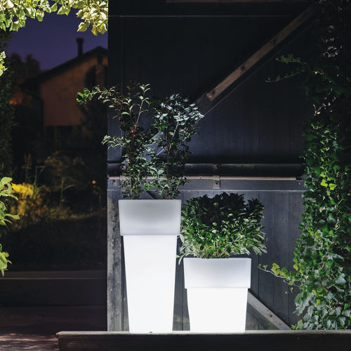 Pot de jardin en polyéthylène basse densité (PEBD) - TORRE  - SERRALUNGA - conique / lumineux / résidentiel