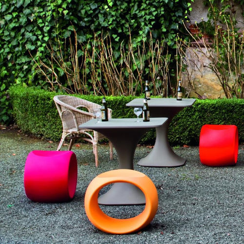 Tabouret design original - CERO  - SERRALUNGA - en polyéthylène basse densité (PEBD) / avec piètement en polyéthylène / 100% recyclable