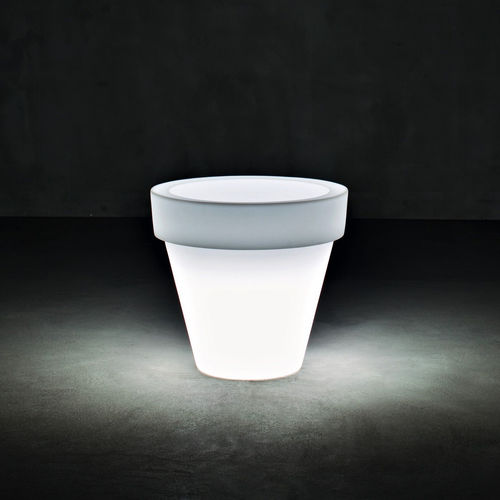 Pot de jardin en polyéthylène basse densité (PEBD) - VAS-THREE - SERRALUNGA - conique / lumineux / par Luisa Bocchietto