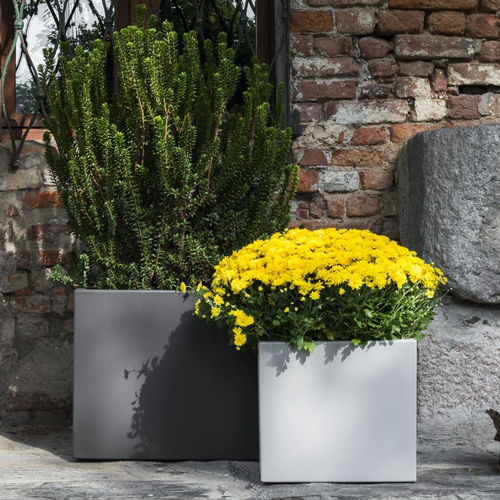 Pot de jardin en polyéthylène basse densité (PEBD) - CUBOTTI DEEP  - SERRALUNGA - carré / résidentiel / blanc