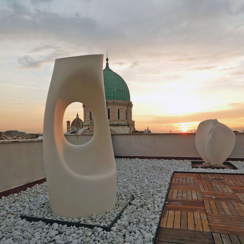 Pot de jardin en polyéthylène basse densité (PEBD) - HOLLY ALL  - SERRALUNGA - par Philippe Starck / résidentiel / blanc