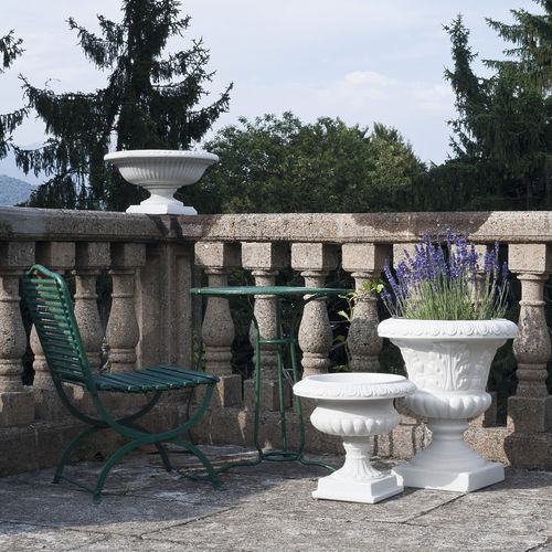 Pot de jardin en polyéthylène basse densité (PEBD) - CALICE DECORATO - SERRALUNGA - rond / résidentiel / blanc