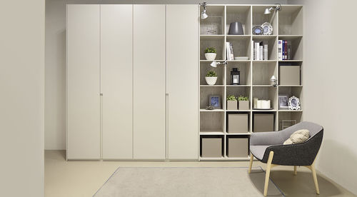 Armoire contemporaine - Dica - en bois / à portes battantes / avec bibliothèque