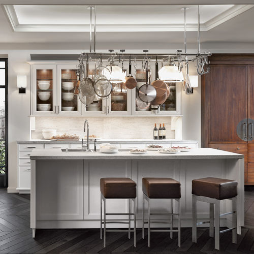 Cuisine classique - BEAUXARTS - SIEMATIC - en bois laqué / avec îlot / avec poignée