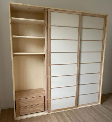 Armoire contemporaine - Cinius - en hêtre / à porte coulissante