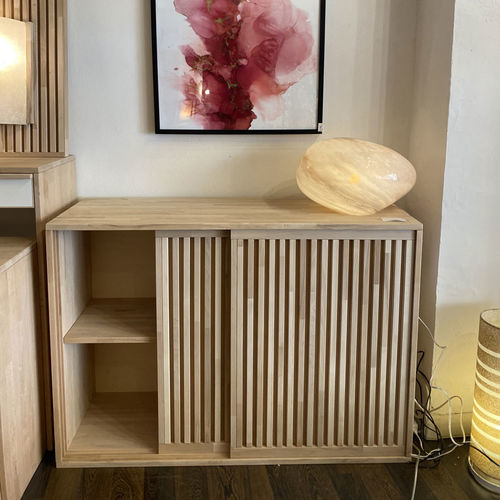 Buffet contemporain - VERTICAL - Cinius - en bois massif / sur mesure / à portes coulissantes