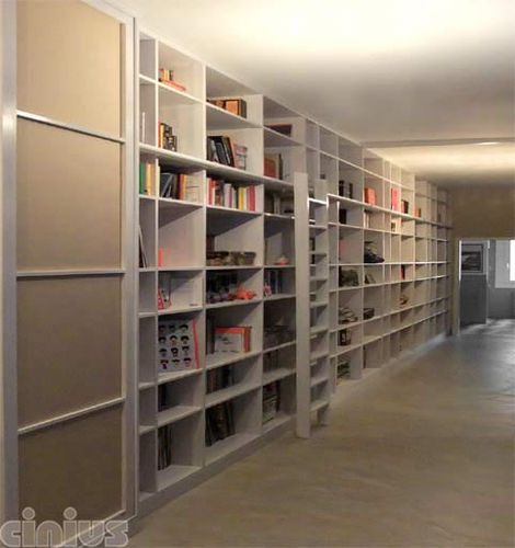 Bibliothèque murale - Yuki - Cinius - contemporaine / en hêtre / sur mesure