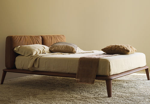 Lit double - TUSCAN - Falegnami - contemporain / avec tête de lit tapissée / en tissu