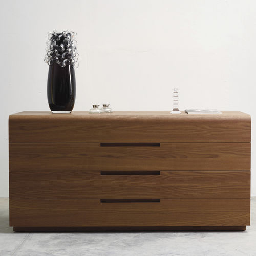 Commode contemporaine - NIDA  - Falegnami - en bois laqué / en chêne / en frêne
