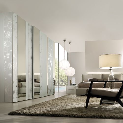 Armoire contemporaine - ESPACE - Falegnami - en bois laqué / à porte coulissante / avec miroir